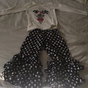 Persnickety holiday outfit!